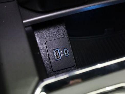 Used 2021 Ford Expedition XLT AWD/4WD image 24