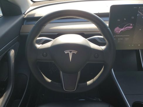 Used 2020 Tesla Model 3 Standard Range image 21