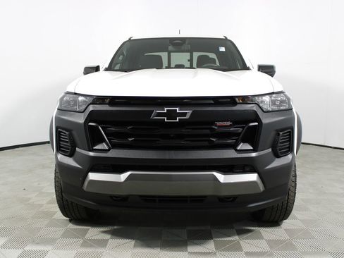 Used 2024 Chevrolet Colorado Trail Boss w/ Technology Package image 2