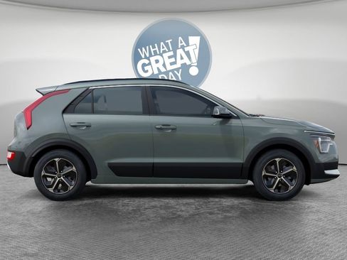 New 2026 Kia Niro EX FWD image 7