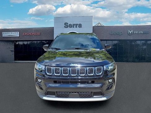 Used 2023 Jeep Compass Limited AWD/4WD image 2