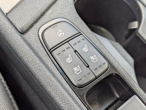 Used 2022 Kia Niro EX Premium FWD image 21
