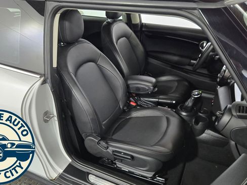 Used 2019 MINI Cooper 2-Door Hardtop image 36