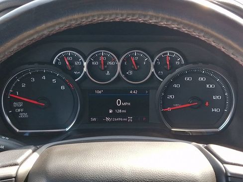 Used 2021 Chevrolet Suburban RST w/ Luxury Package AWD/4WD image 24