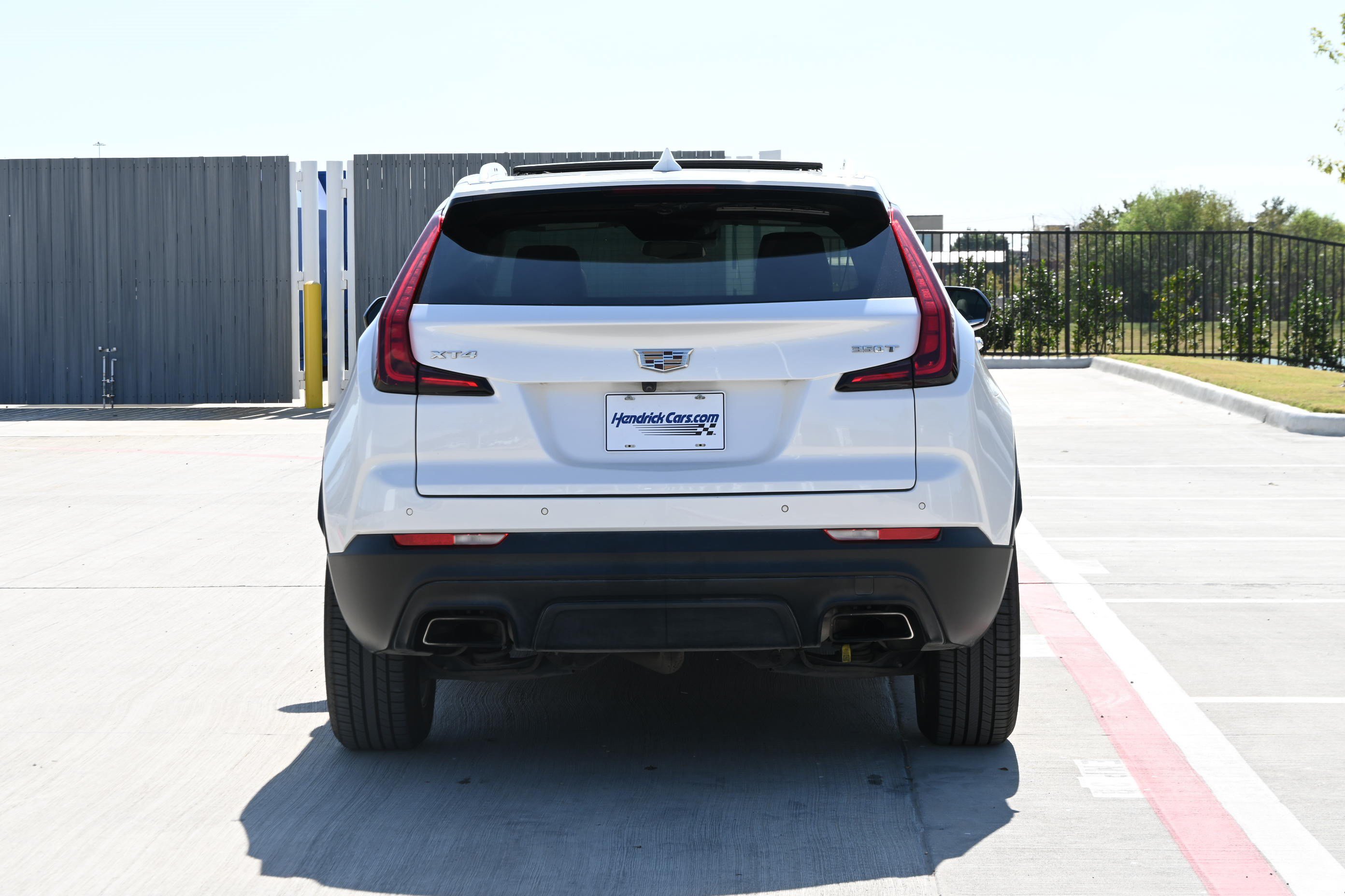 Used 2021 Cadillac XT4 Luxury w/ Cold Weather Package FWD image 8