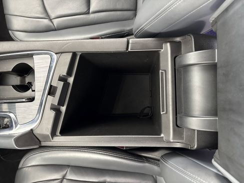 Used 2022 Buick Enclave Essence FWD image 26