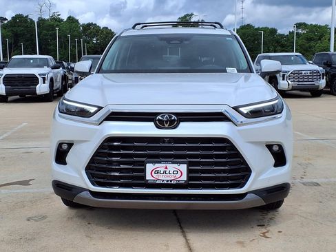 Certified 2025 Toyota Grand Highlander FWD image 4