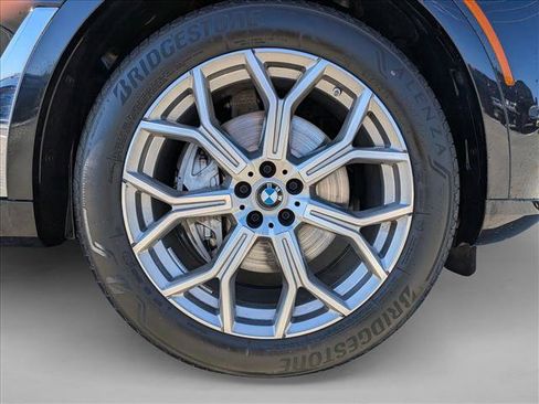 Certified 2025 BMW X7 xDrive40i w/ Premium Package image 24