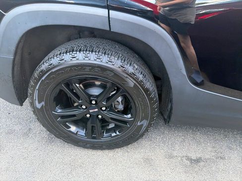 Used 2023 GMC Terrain AT4 AWD/4WD image 5