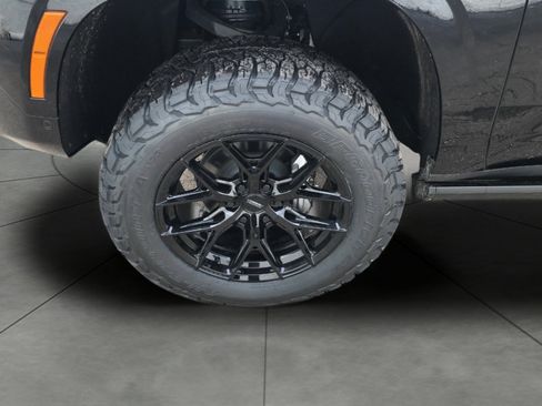 New 2026 GMC Yukon AT4 w/ AT4 Premium Package AWD/4WD image 2