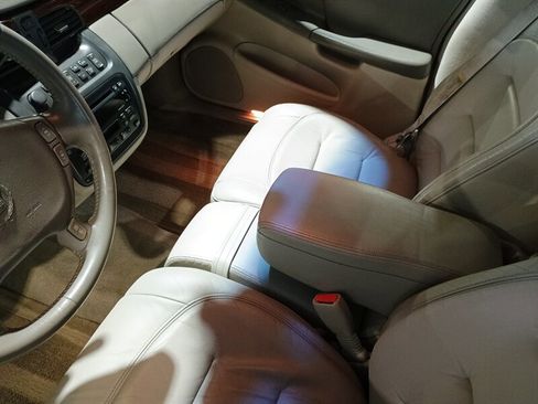 Used 2001 Cadillac De Ville FWD image 34