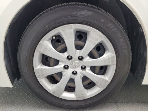 Used 2020 Toyota Corolla LE FWD image 31