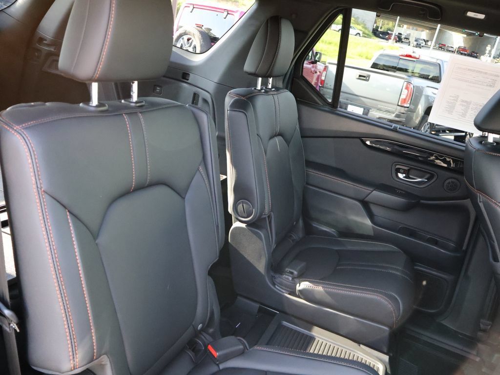 Certified 2026 Honda Pilot TrailSport image 12
