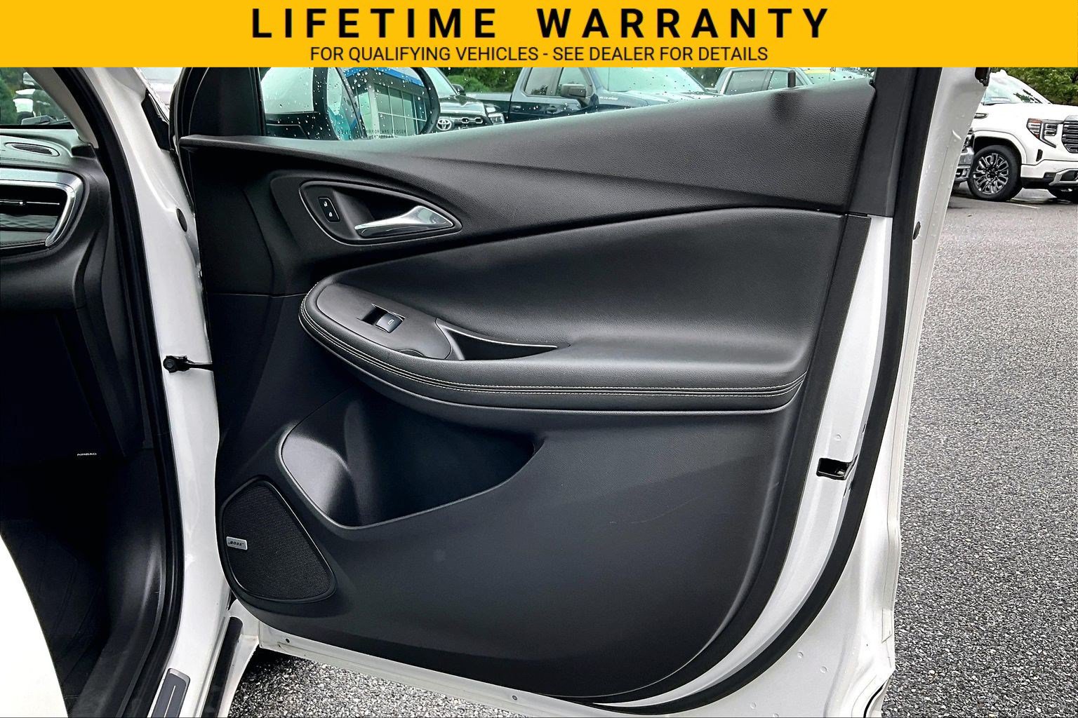 Used 2025 Buick Encore GX Avenir w/ Avenir Technology Package FWD image 20