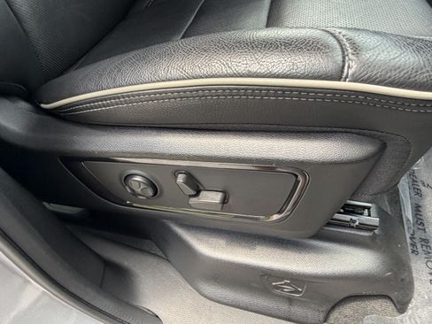 Used 2022 RAM 1500 Limited AWD/4WD image 23
