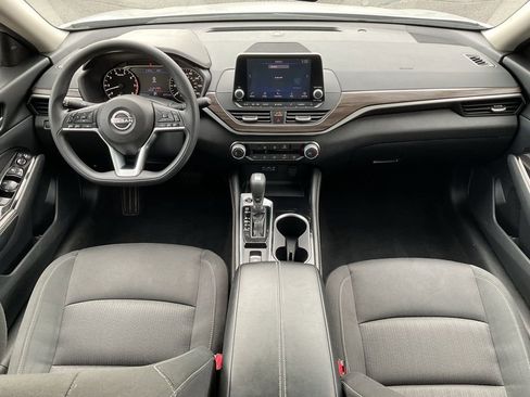 Used 2023 Nissan Altima 2.5 SV image 16