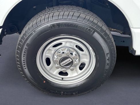 Used 2024 Ford F250 XL w/ XL Driver Assist Package RWD image 15