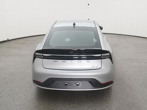 Used 2026 Toyota Prius Plug-In Hybrid FWD image 10