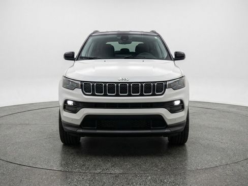 Used 2025 Jeep Compass Limited image 1