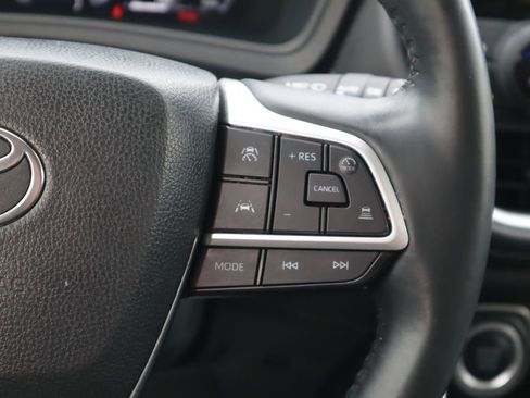 Used 2024 Toyota Grand Highlander Limited image 12