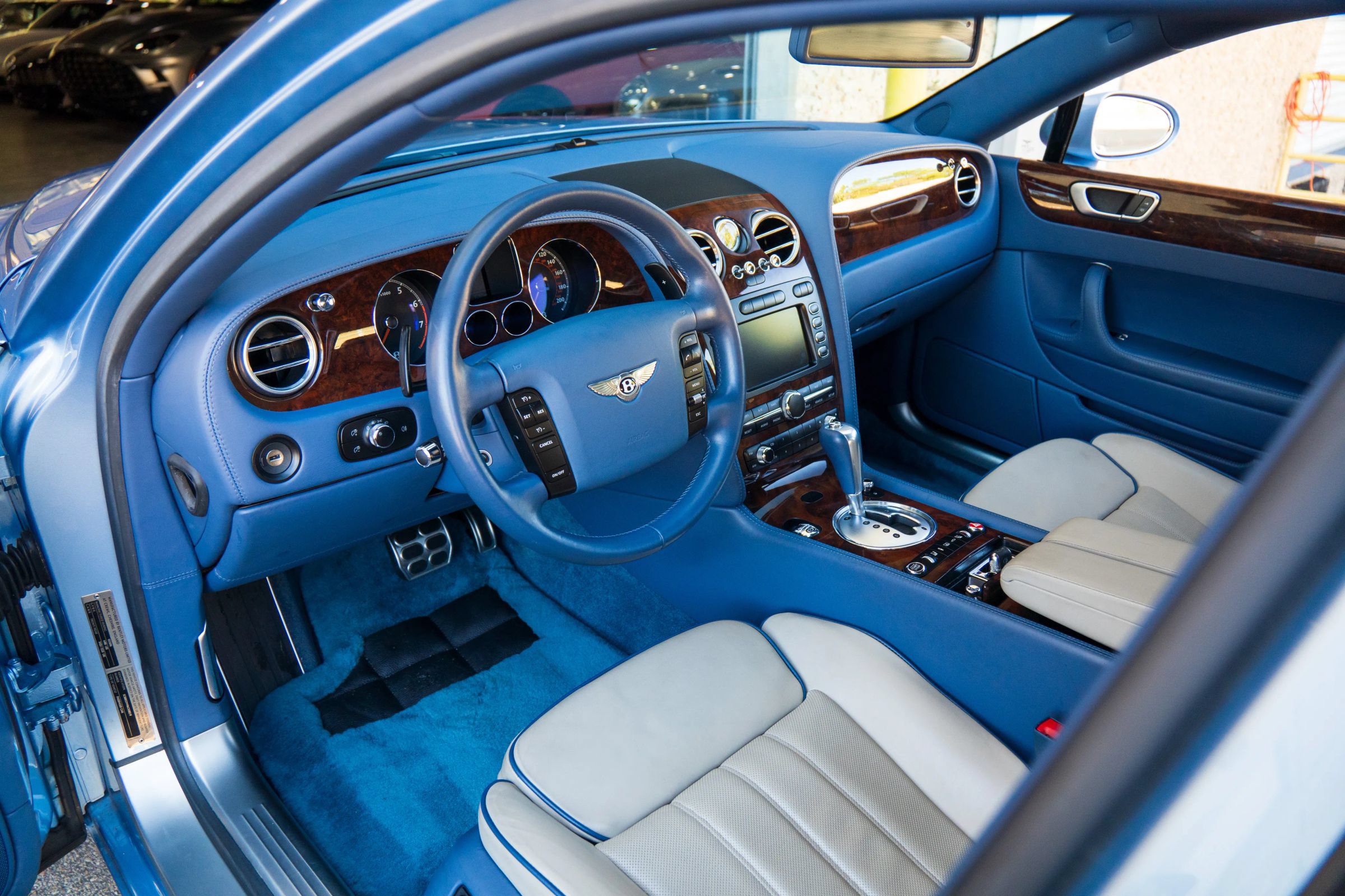 Used 2006 Bentley Flying Spur Flying Spur AWD/4WD image 22