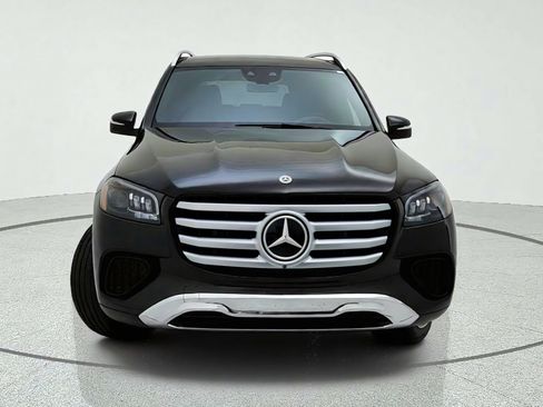 Used 2025 Mercedes-Benz GLS 450 4MATIC image 3