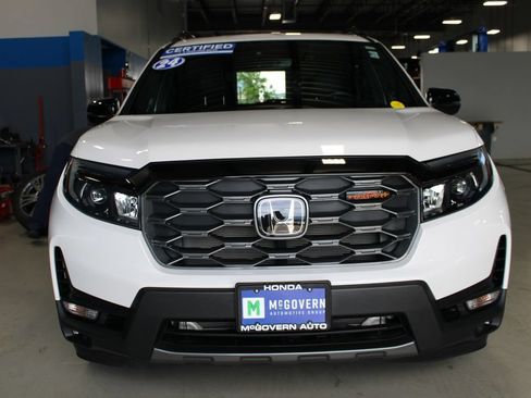 Used 2024 Honda Passport TrailSport image 2