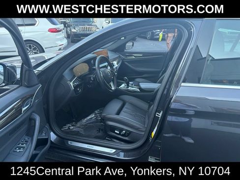 Used 2021 BMW 530i xDrive w/ Convenience Package AWD/4WD image 13