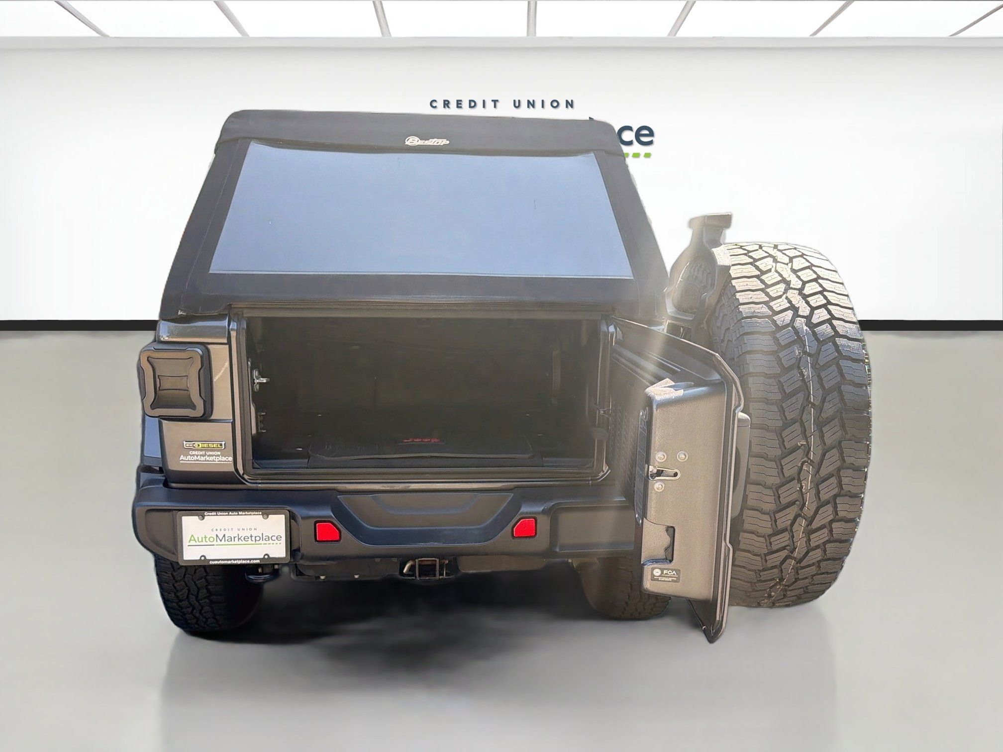 Used 2021 Jeep Wrangler Unlimited Sahara AWD/4WD image 23