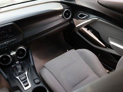 Used 2020 Chevrolet Camaro LT RWD image 38