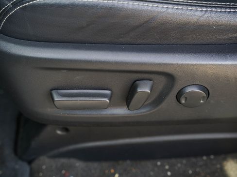 Used 2014 Toyota Sienna SE image 22