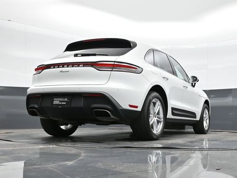 Certified 2025 Porsche Macan image 37