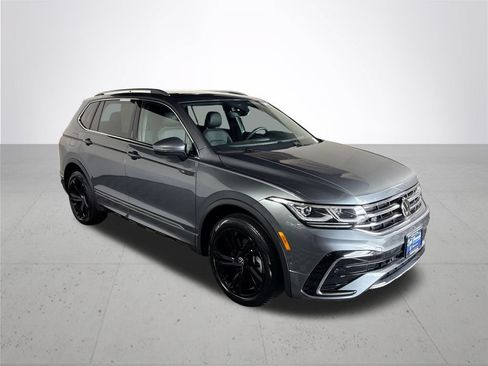 Used 2024 Volkswagen Tiguan SEL R-Line AWD/4WD image 4