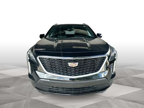 Used 2023 Cadillac XT4 Sport w/ Driver Assist Package FWD image 3
