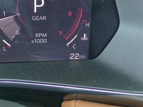 New 2025 GMC Canyon AT4 image 5