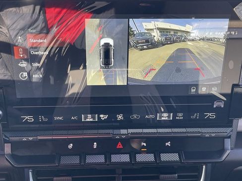 New 2026 GMC Hummer EV SUV w/ LPO, Roof Cross Rail Package AWD/4WD image 15