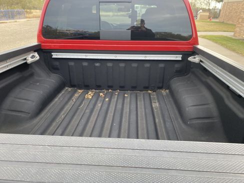 Used 2023 Nissan Frontier PRO-4X w/ Pro Convenience Package image 8