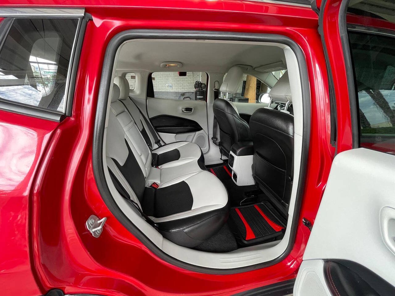 Used 2019 Jeep Compass Limited FWD image 15