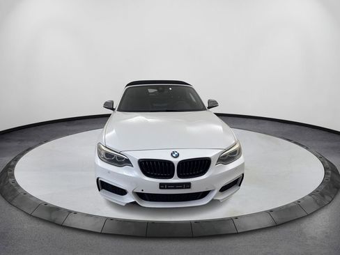 Used 2015 BMW M235i Convertible image 2