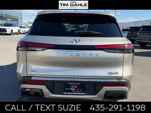 Certified 2023 INFINITI QX60 Luxe w/ Performance Audio Package AWD/4WD image 9