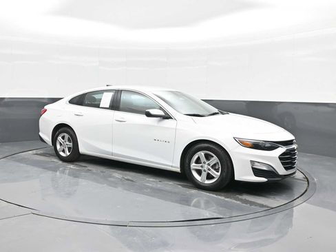 Used 2022 Chevrolet Malibu LS w/ Driver Confidence Package II FWD image 1