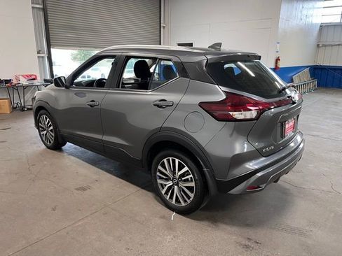 Used 2023 Nissan Kicks SV image 5