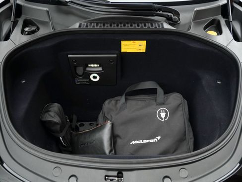 Used 2023 McLaren Artura RWD image 22