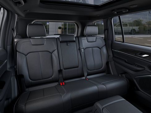 New 2026 Jeep Grand Cherokee Limited AWD/4WD image 15