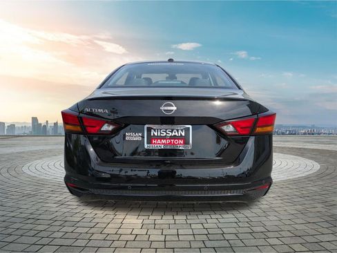 Certified 2025 Nissan Altima 2.5 S image 6