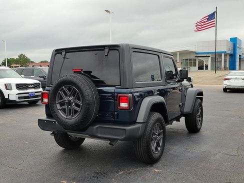 Used 2025 Jeep Wrangler Sport AWD/4WD image 5