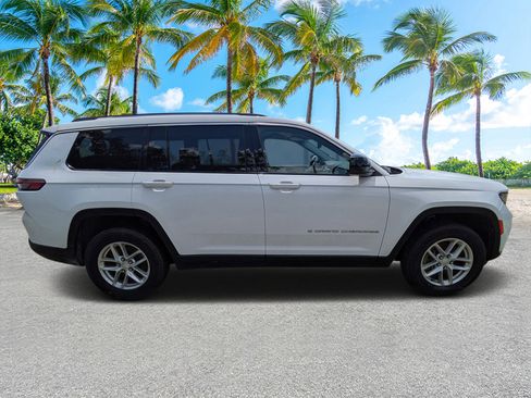 Used 2023 Jeep Grand Cherokee L Laredo AWD/4WD image 2