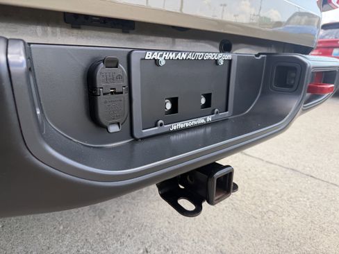 Used 2020 Jeep Gladiator Rubicon AWD/4WD image 9