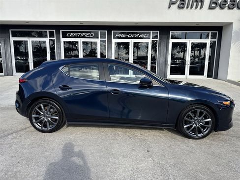 Used 2019 MAZDA MAZDA3 Hatchback w/ Preferred Package image 6