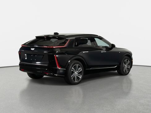 Used 2024 Cadillac Lyriq Luxury RWD image 5